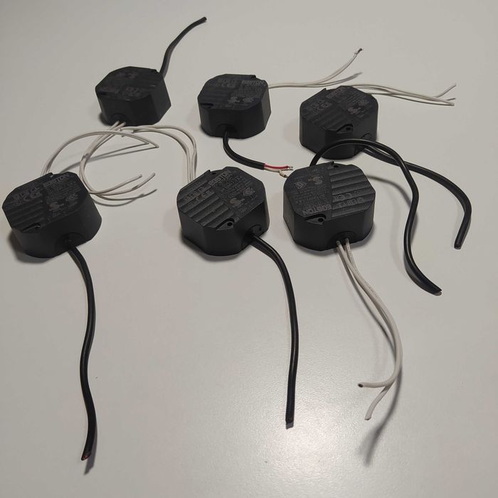 Захранващи устройства (електронни трансформатори) за LED ленти, лампи