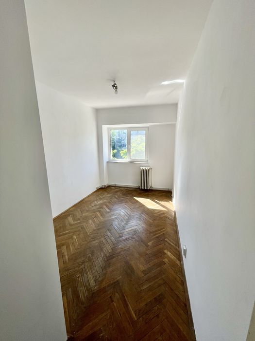 vand apartament decomandat 4 camere etaj 2 Iasi