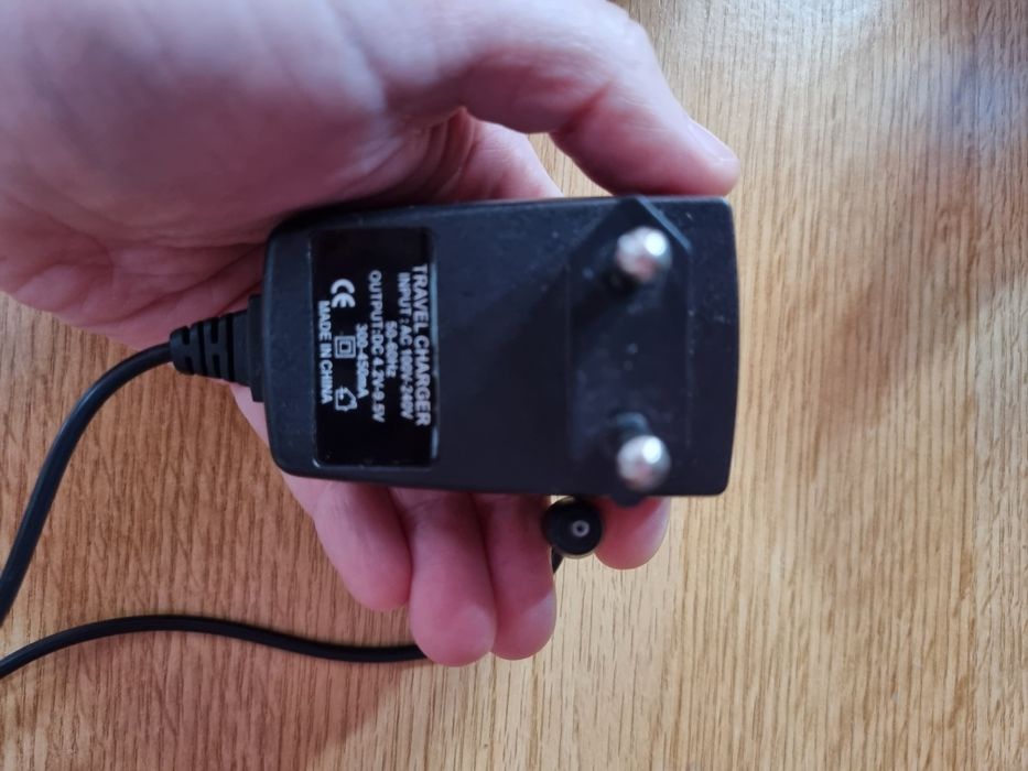 Vand accesorii vechi de telefoane