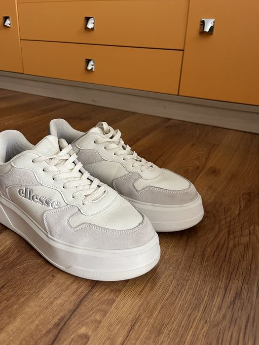 Бели маратонки ellesse