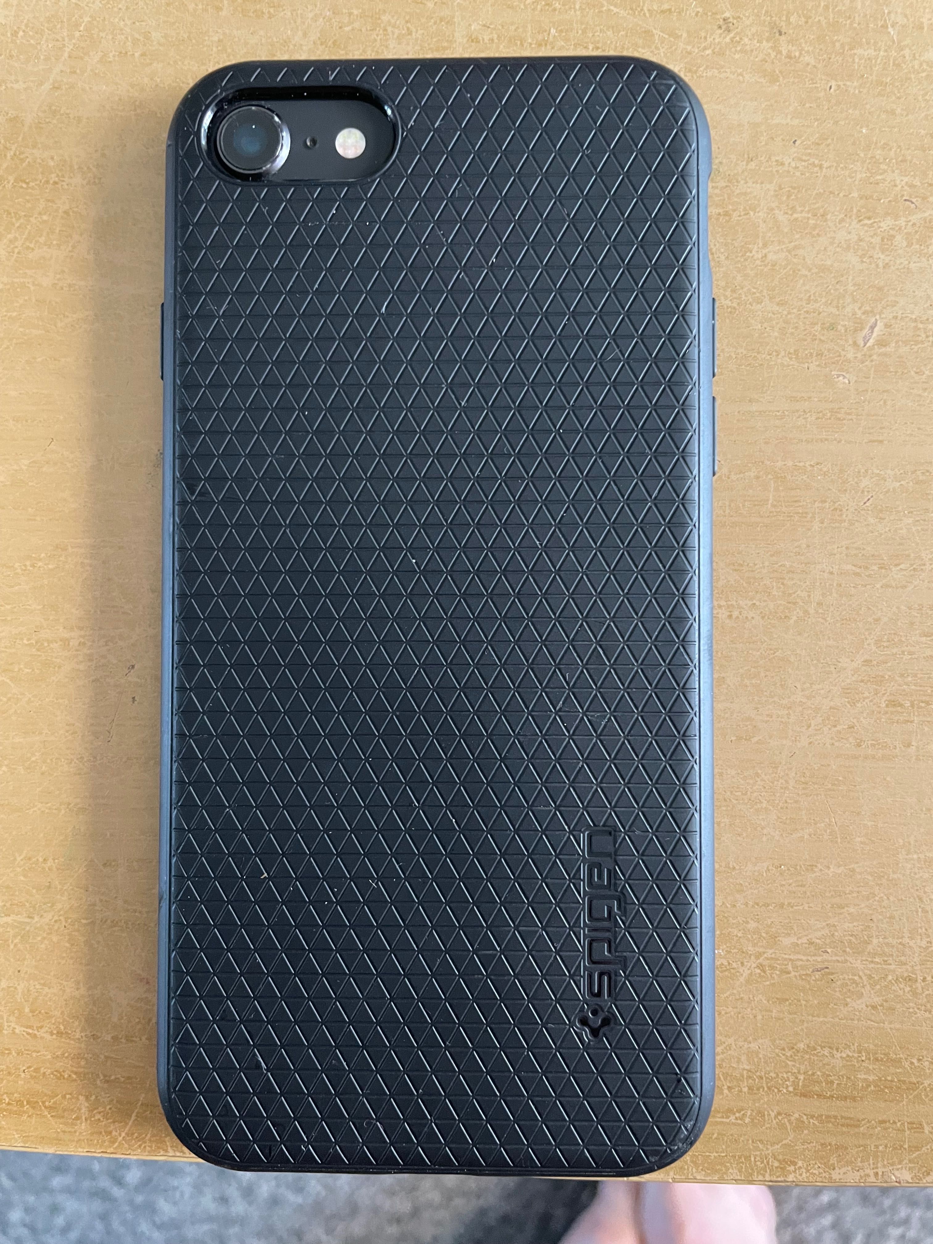 iPhone 8 64 gb много запазен