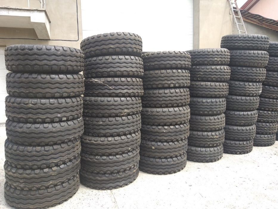 Cauciucuri noi pentru remorca 10.0/75-15.3 cu 12 ply garantie 2 ani