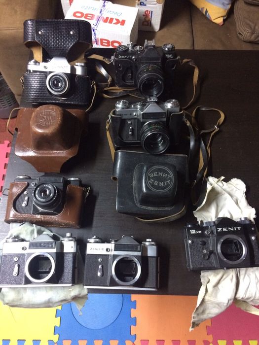 Продавам Фотоапарат ZENIT като нов, пълен комплект/светломер