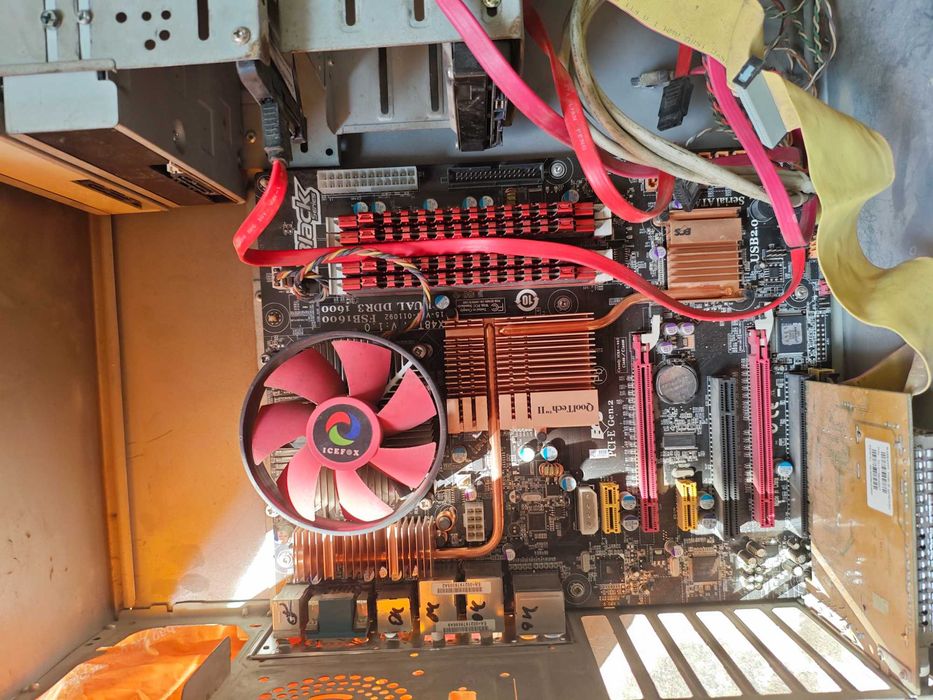 ECS x48 LGA775 + Core2Quad9400 + 4x2GB DDR3 (RipJaws)