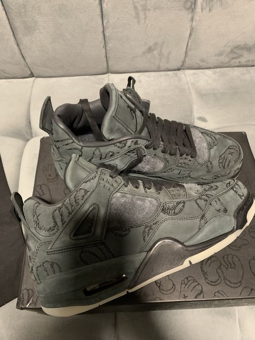 Jordan 4 Retro kaws black