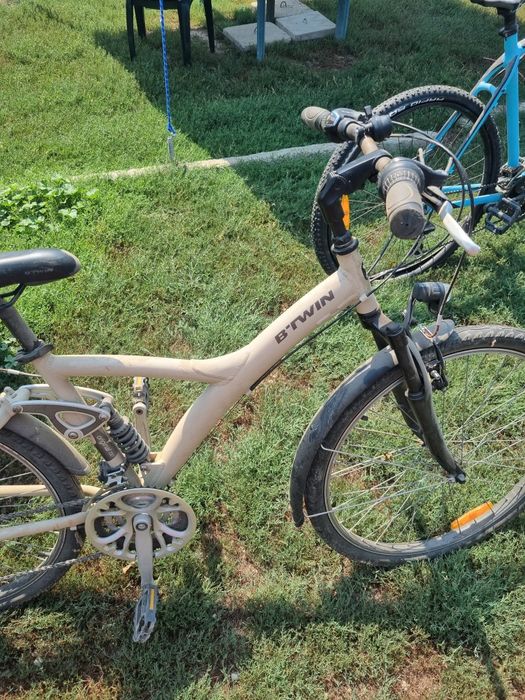 Vând bicicleta b.twin în stare foarte bună!