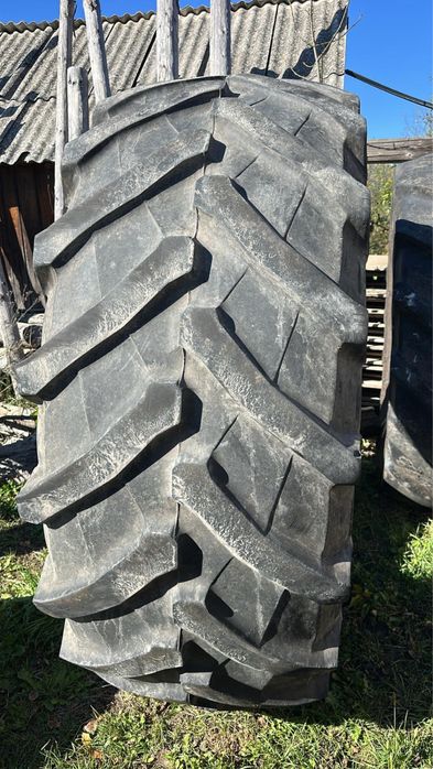 De vânzare o anvelopa 710 /70 R 42