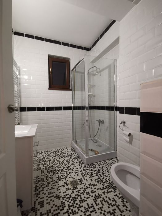 CUG, impecabil, 1 CD, 40 mp, 300 euro / lunar