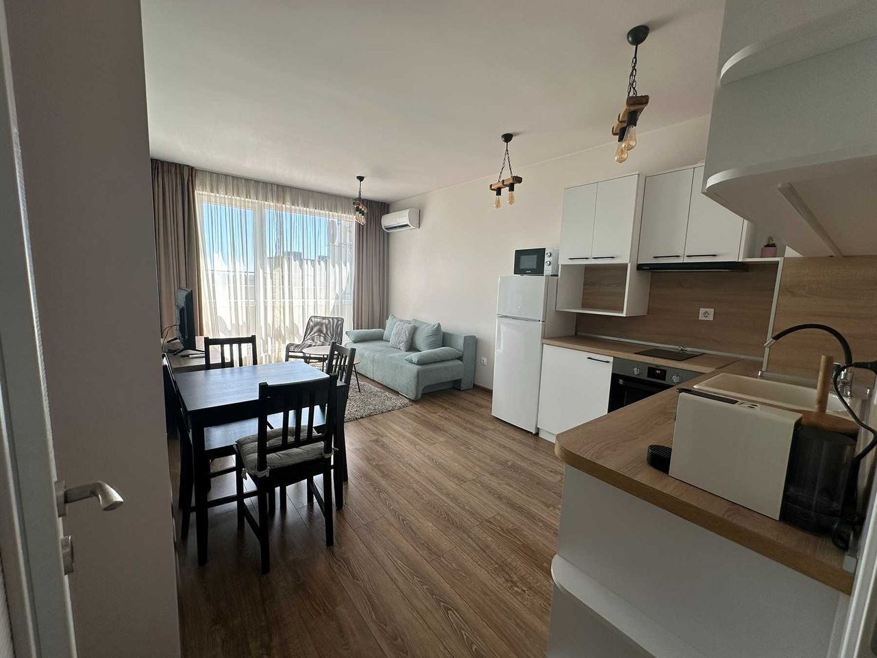 Дава се под наем Двустаен апартамент в Пловдив, Тракия - 70 кв.м за 408 € - Снимка #4