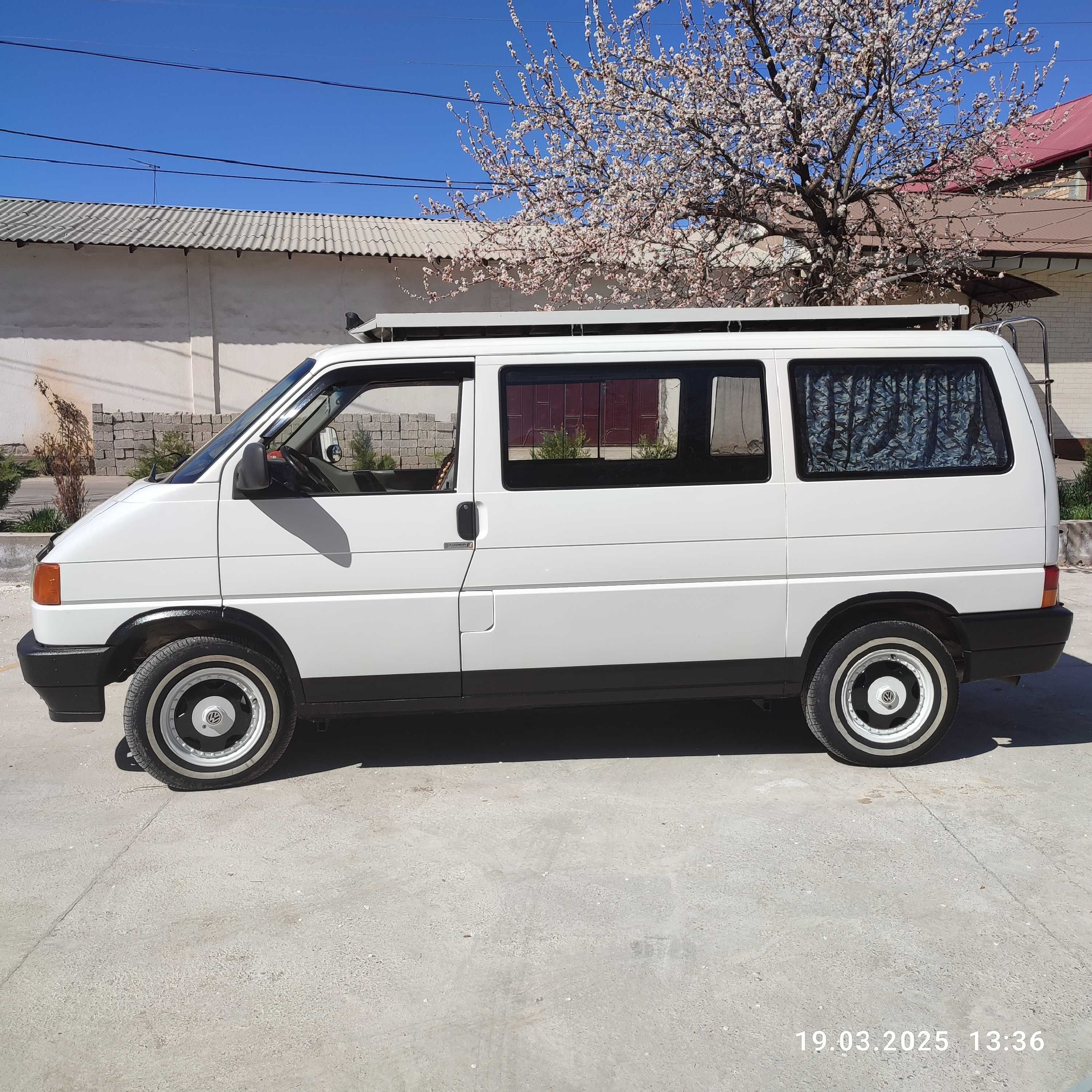 Микроавтобус VOLKSWAGEN T4