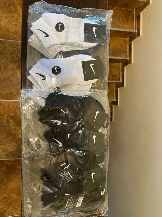 Sosete nike noi cu eticheta