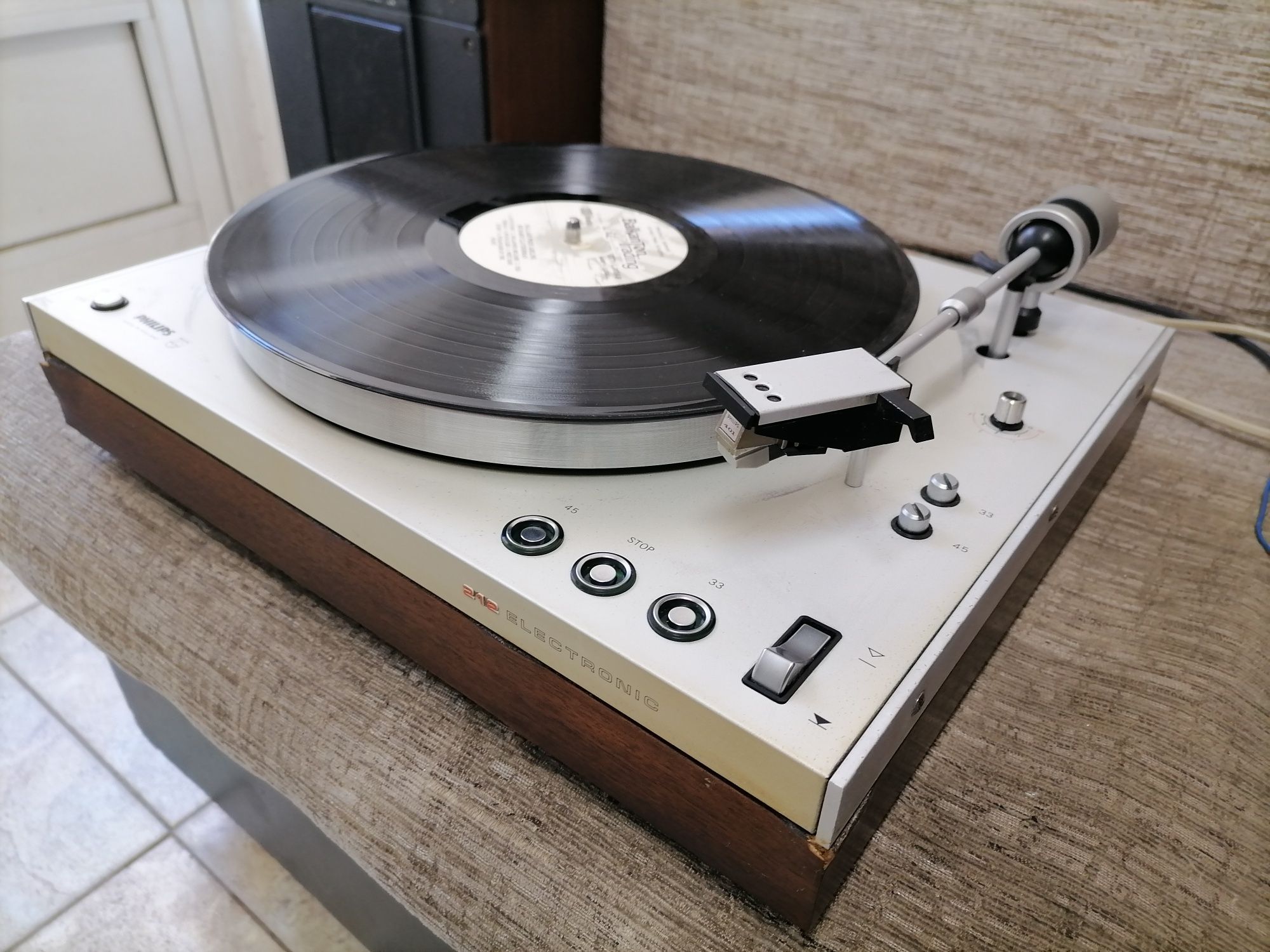 Грамофон Philips 212