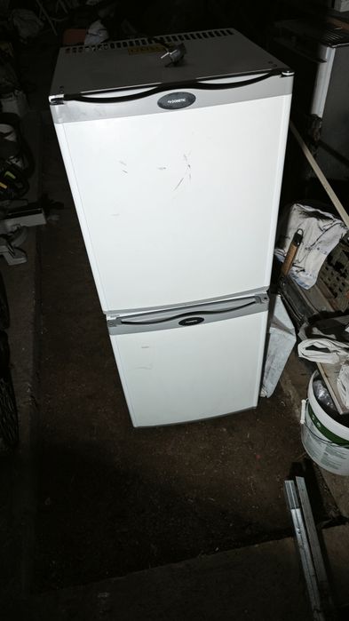 Хладилник с фризер dometic.