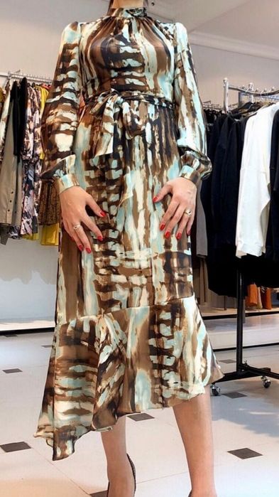 Нарядное платье .