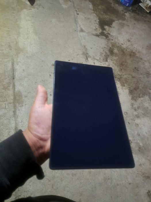 Vand tableta Lenovo cu  SIM