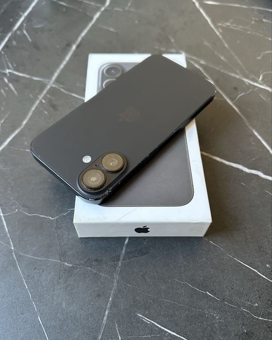 IPhone 16 Black 128GB Счупен екран