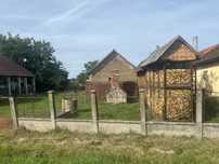 Teren cu casa de vanzare