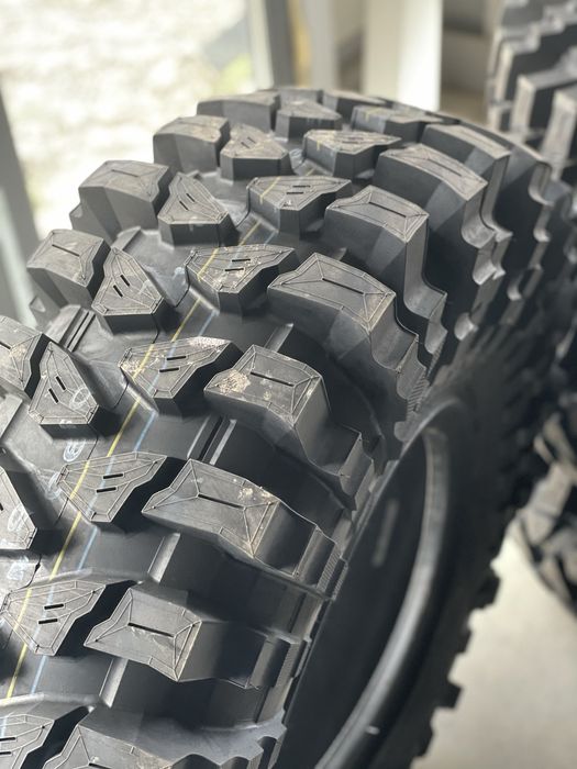 38.5x12.5-16 Maxxis trepador M9060 Off ROAD