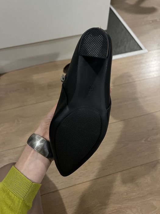 Черни ботуши на ток