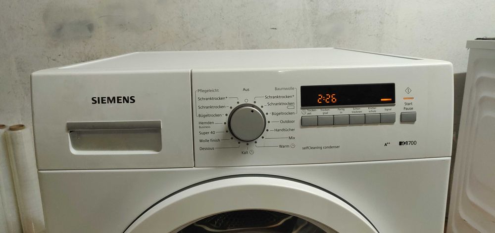 Uscator de rufe / haine Siemens IQ700 cu pompa de caldura A++