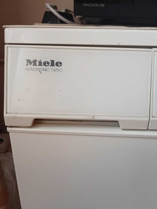 Домакински електроуре -Сушилня Miele