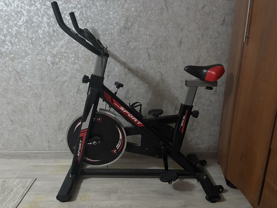 Велотреножер почти новый
