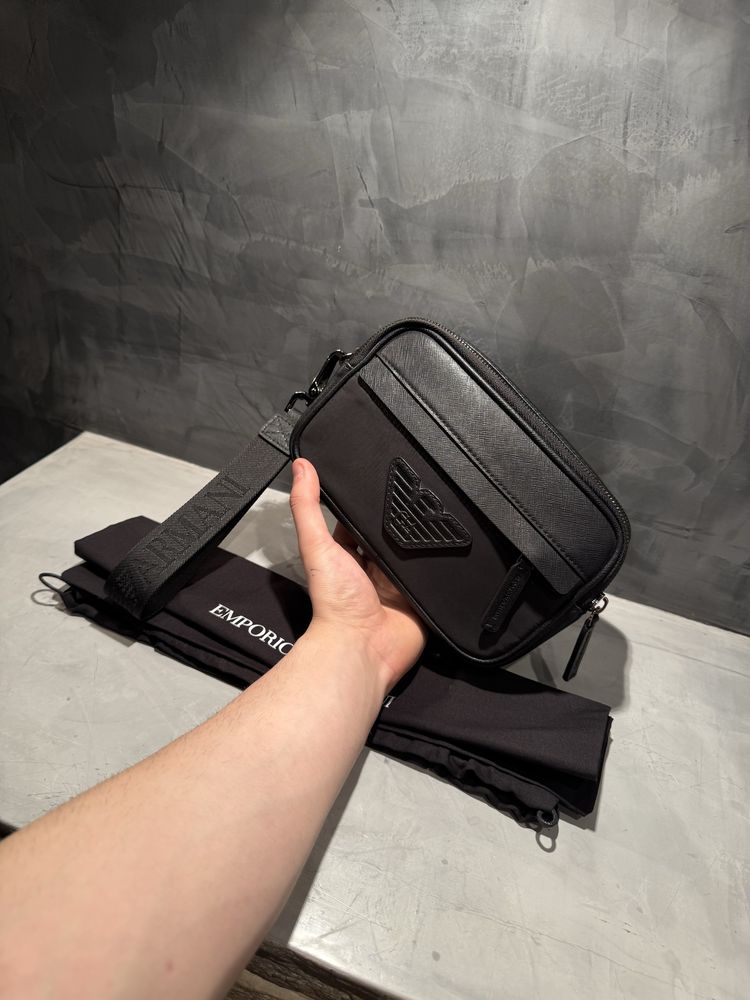 КАТО ЧИСТО НОВА Emporio Armani чанта – 100% оригинална