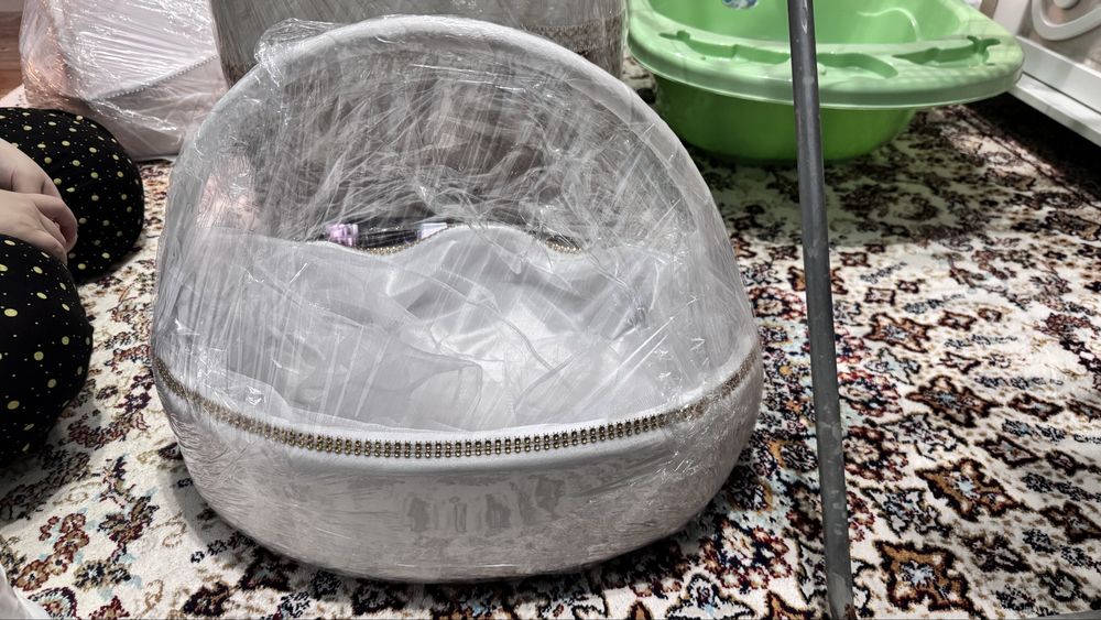 Корзинки белые со стразами 4 штуки (1 большой и 3 маленьких)