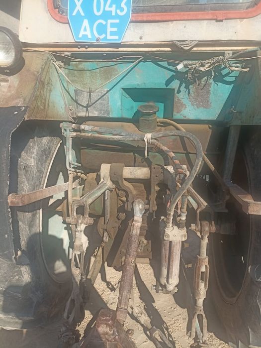 Трактор ЮМЗ с прицепом