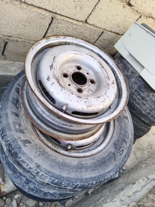 Срочно продам автомобильная диск размері 13. 4 штук одиноковый