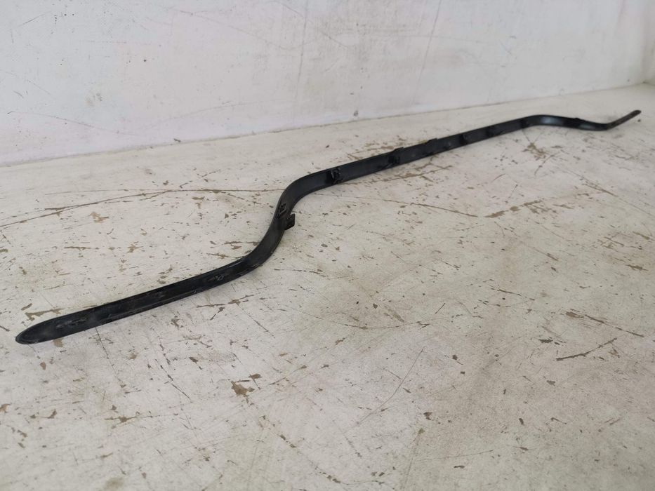 Декоративна лайстна задна броня Мерцедес-Бенц / Mercedes-Benz E-Class