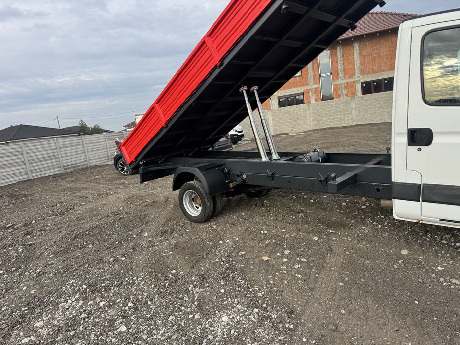 Iveco basculabil cu 2 cilindri pe 3 parti