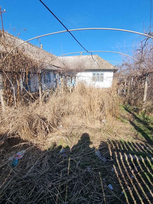 De vânzare teren intravilan cu construcții — Sarichioi, jud. Tulcea