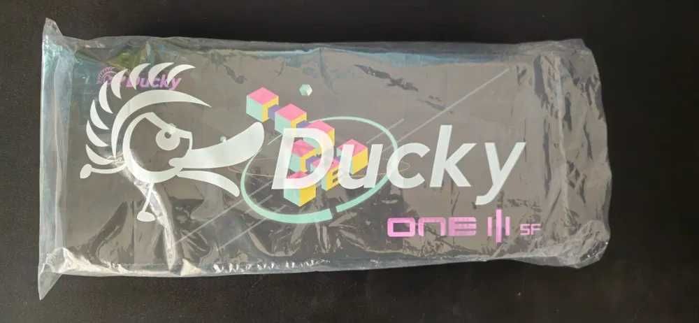 Клавиатура Ducky One 3 SF Cherry MX Silent Red - жълта. Още в гаранция