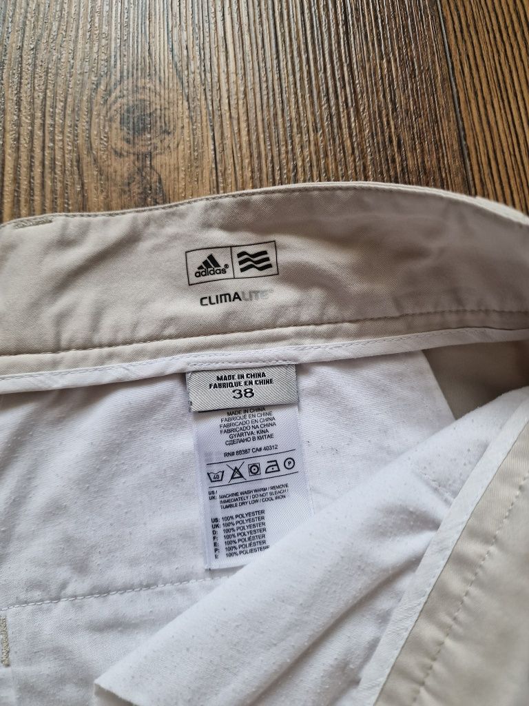 Страхотни мъжки къси панталони ADIDAS  размер 38