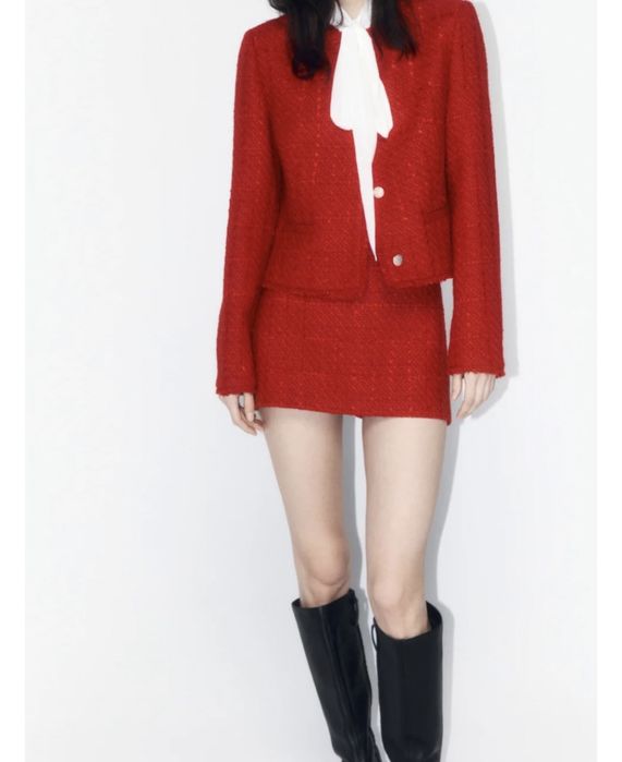 S Пиджачок + юбкой,в подарок туфли 39р