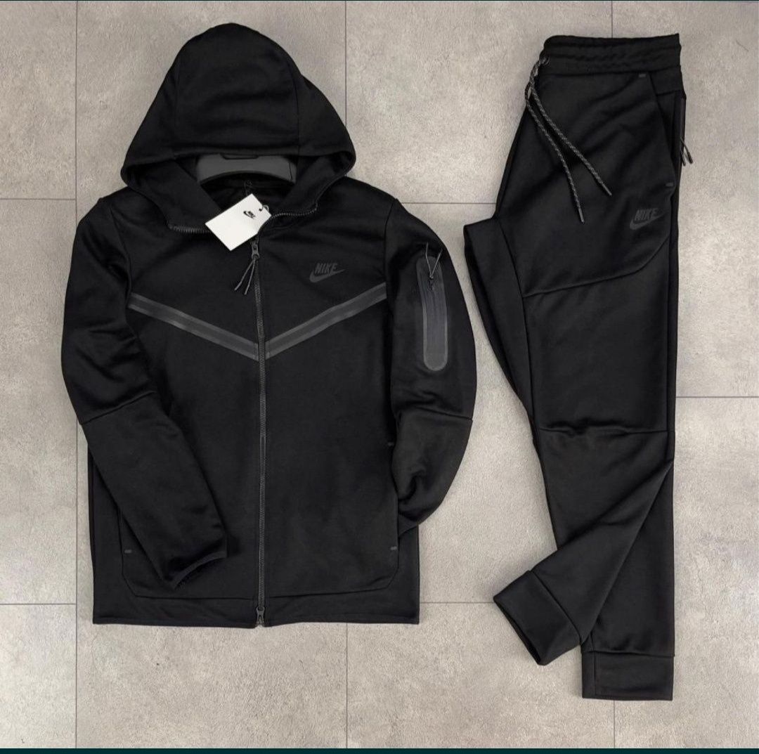 Nike tech fleece