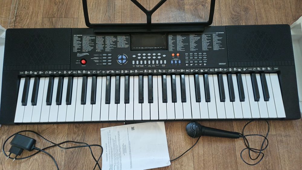 Syntizator dek 547 pianina sotiladi