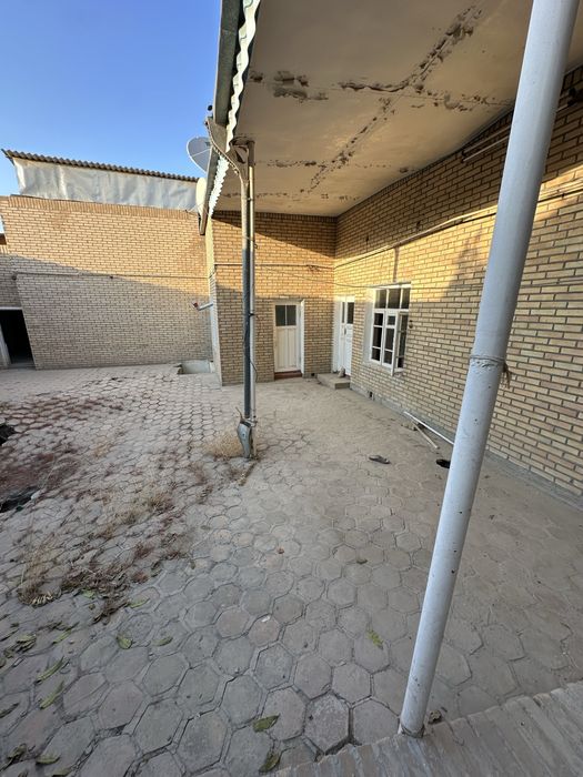 Eski shaharda hovli sotiladi