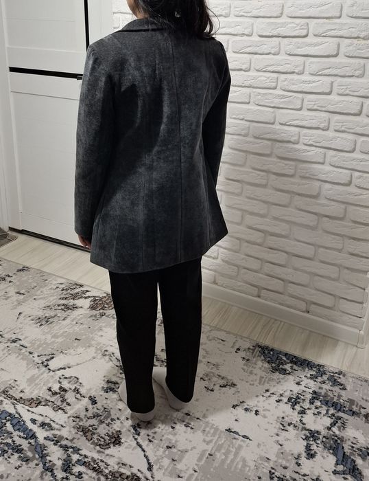 Женский пиджак серый