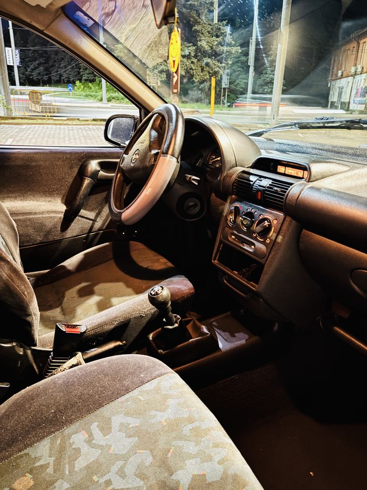 Opel Corsa 1.0 бензин