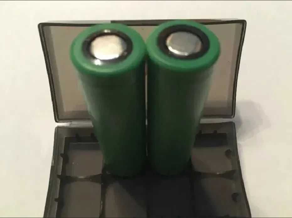 Set 2 acumulatori Sony VTC6 18650/3.7V/3000mAh bonus cutie de transp.