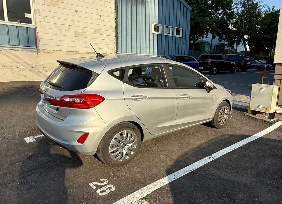 Vând Ford Fiesta