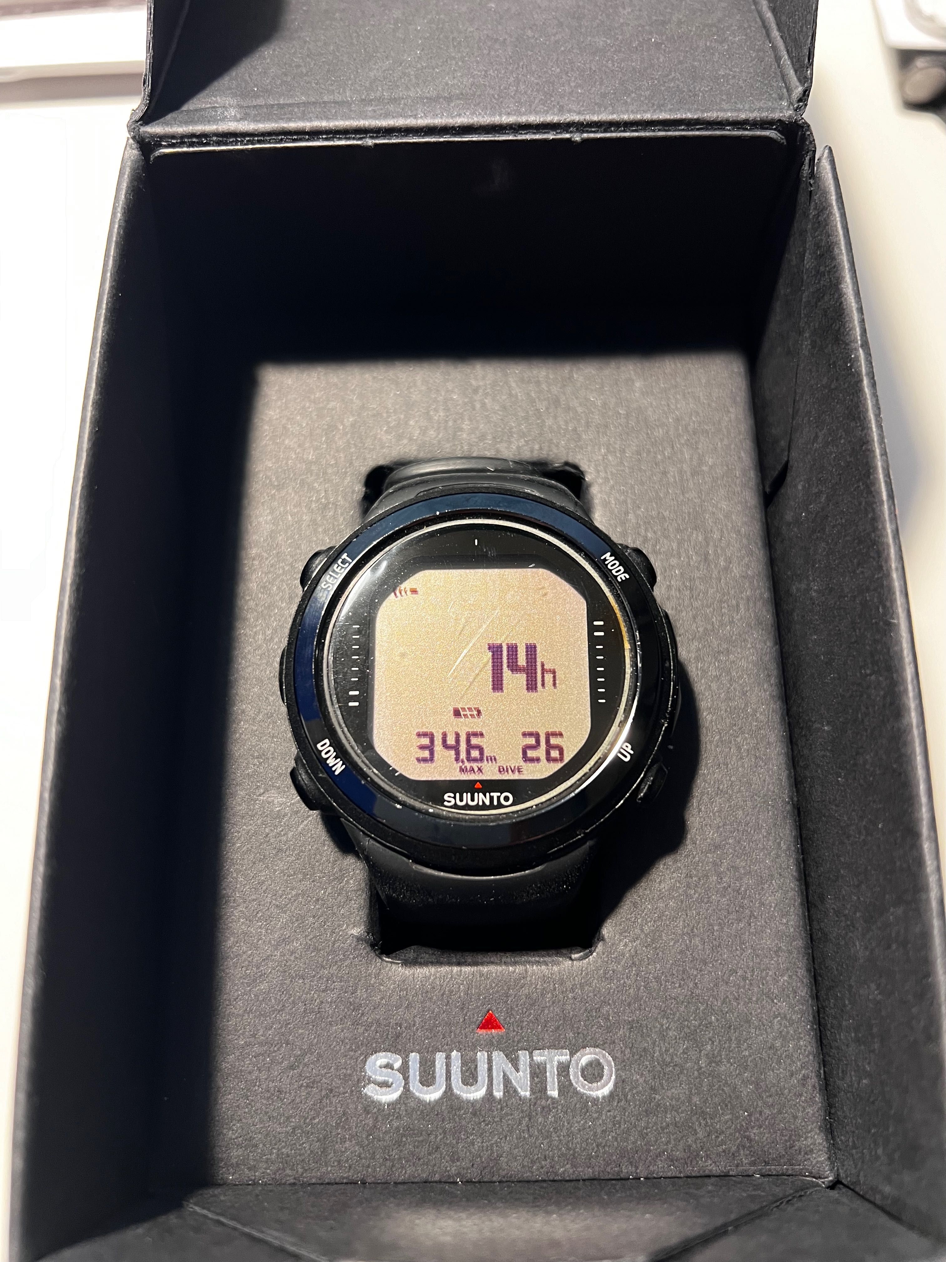 Дайвинг компютър Suunto D4i на около 14 часа