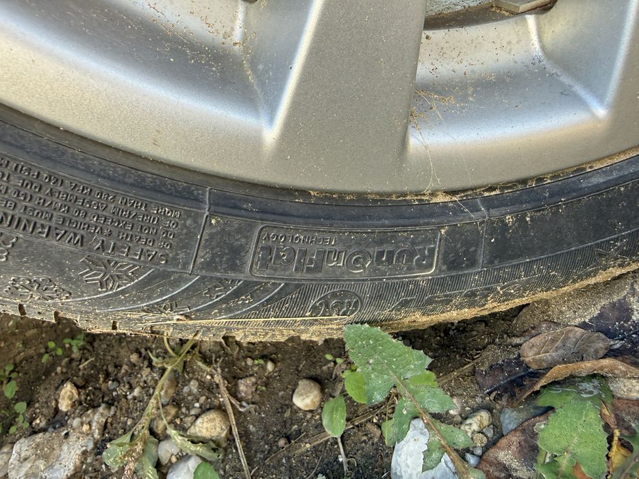 Jante bmw f31,30 r17 cu anvelope dunlop iarna