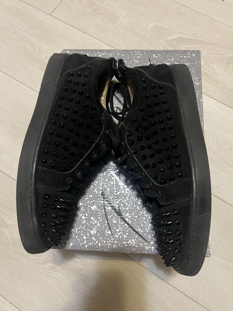 Louboutin spikes обувки