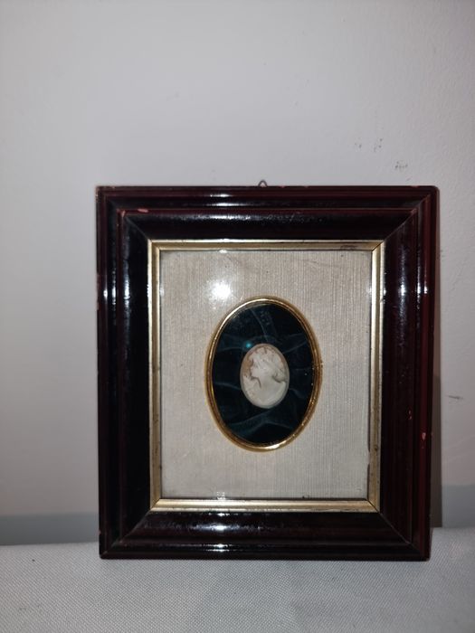 Camee vintage sculptat în fildes