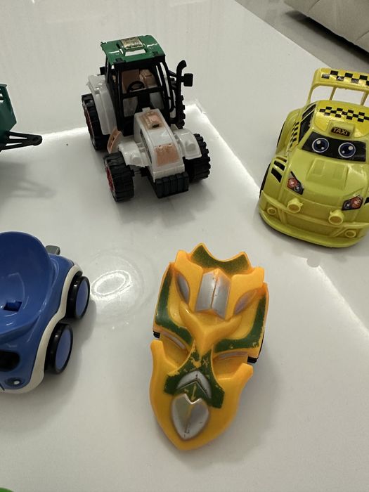 Lot masinute diverse