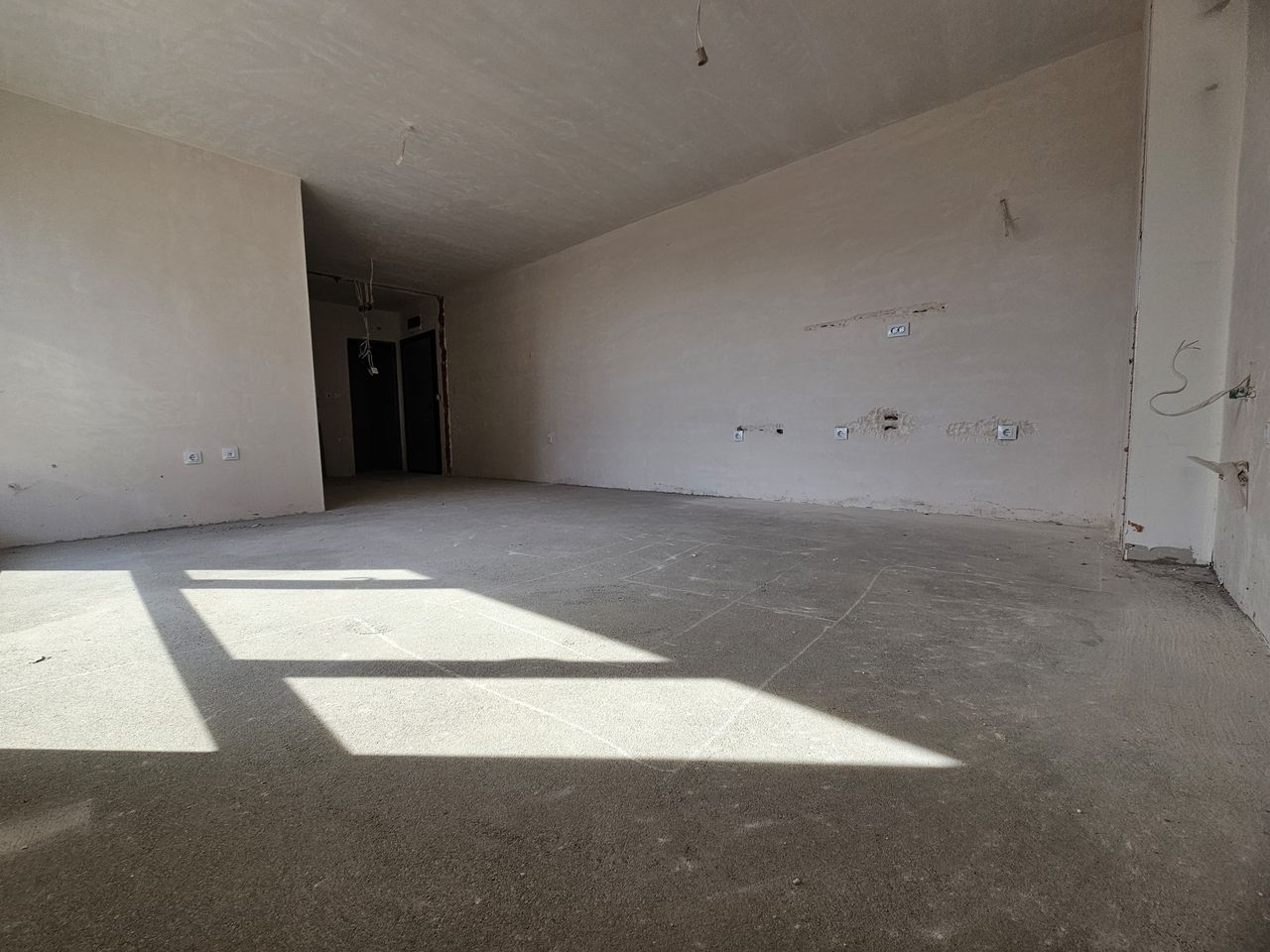 Продава се Едностаен апартамент в Пловдив, Христо Смирненски - 51 кв.м за 1128 €/кв.м - Снимка #3