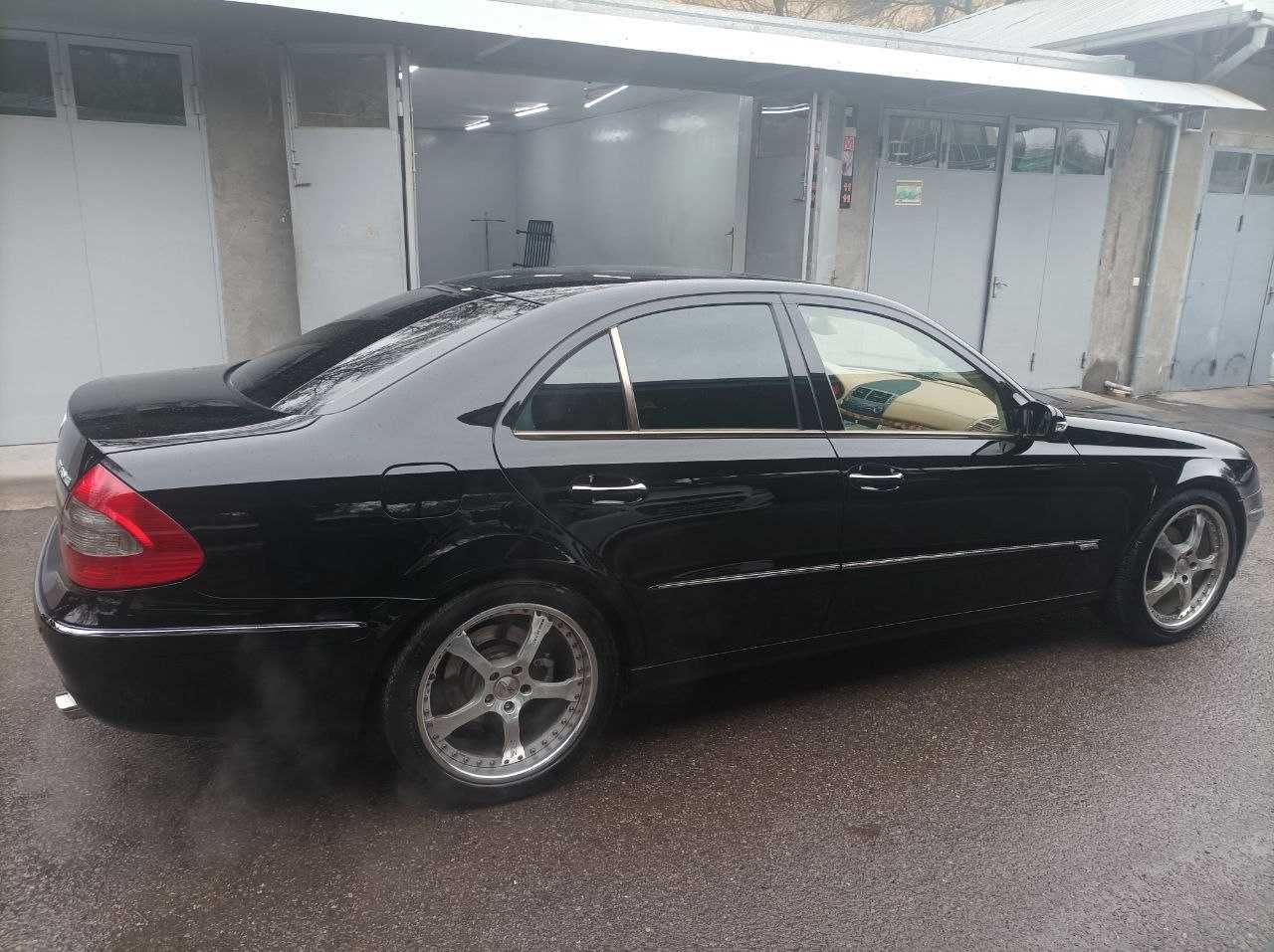 MERCEDES W211 AMG в идеальном состаянии